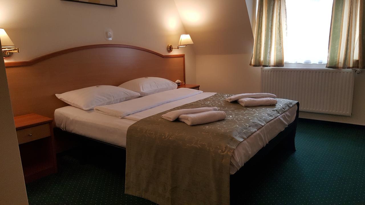 Hotel Melody Oradea Exteriér fotografie