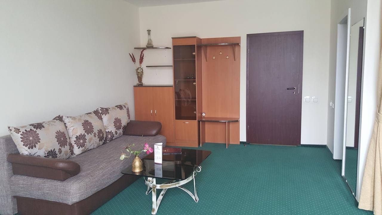 Hotel Melody Oradea Exteriér fotografie