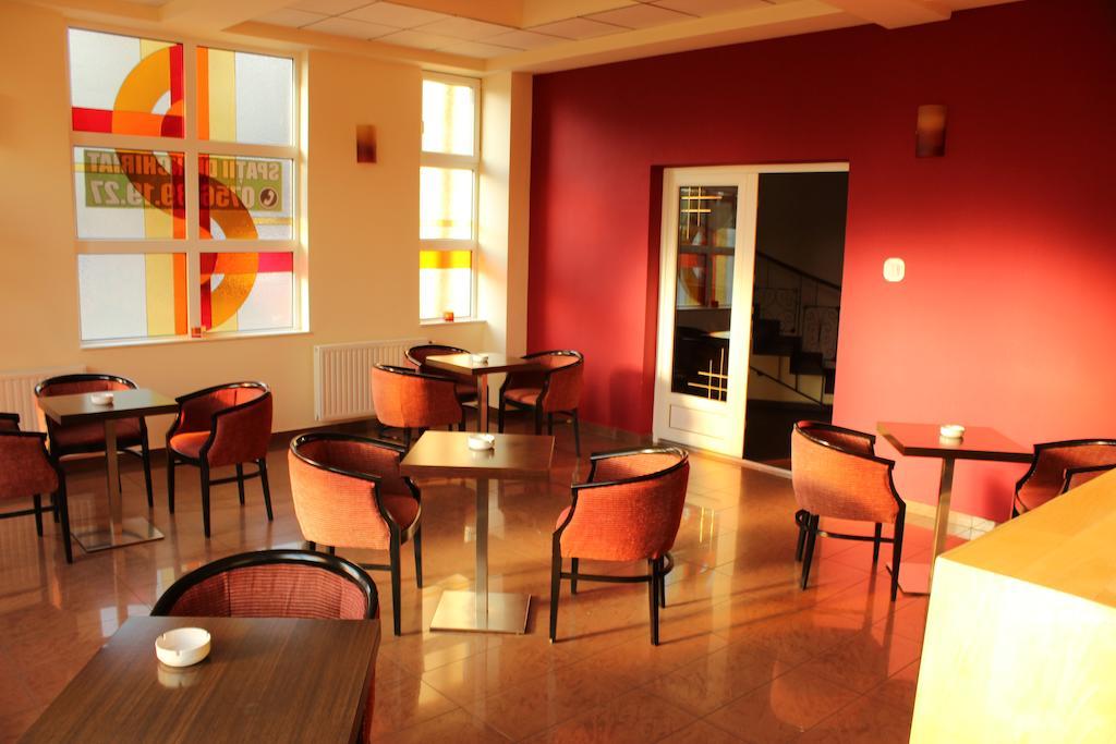 Hotel Melody Oradea Exteriér fotografie